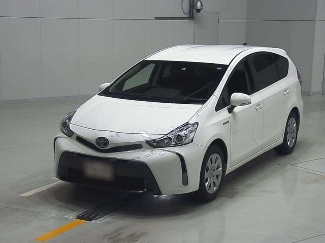 30056 Toyota Prius alpha ZVW41W 2019 г. (CAA Chubu)